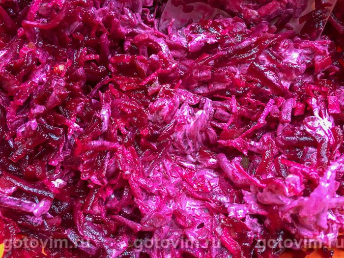Фотографии рецепта Салат из свеклы с сыром сулугуни, огурцов и кольраби, 06 Салат из свеклы с сыром сулугуни, огурцов и кольраби, Шаг 06