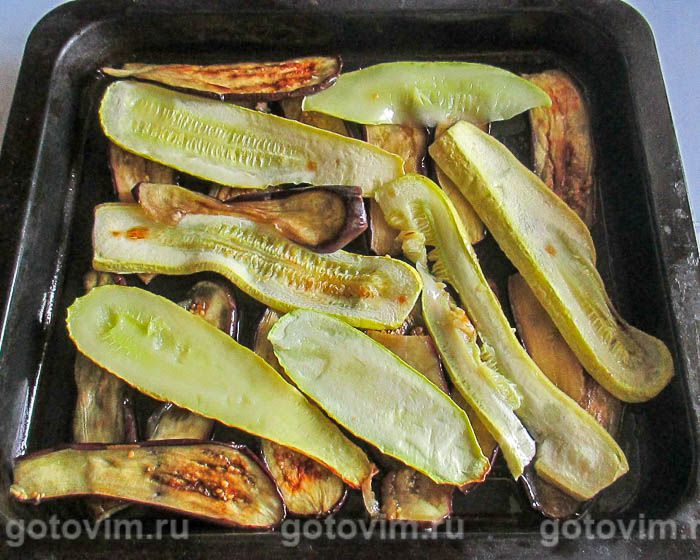 Фотографии рецепта Мусака с баклажанами, кабачками и куриным фаршем, 07 Мусака с баклажанами, кабачками и куриным фаршем, Шаг 07
