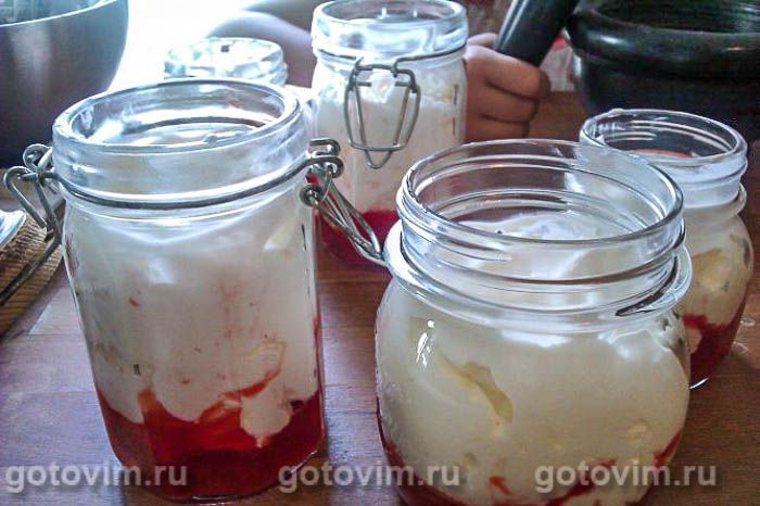 Фотографии рецепта Мусс из маскаропне с клубникой, 05 Мусс из маскаропне с клубникой, Шаг 05
