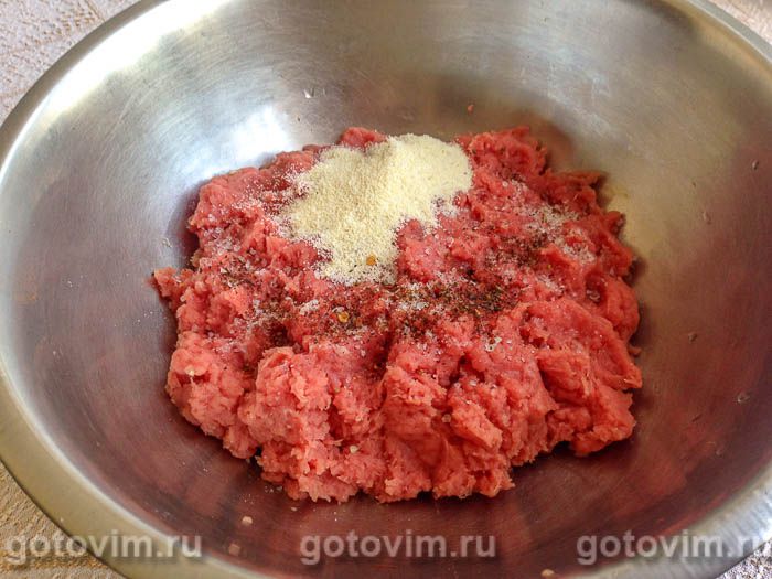Фотографии рецепта Мясные гнезда из говяжьего фарша с яично-сырной начинкой, 02 Мясные гнезда из говяжьего фарша с яично-сырной начинкой, Шаг 02