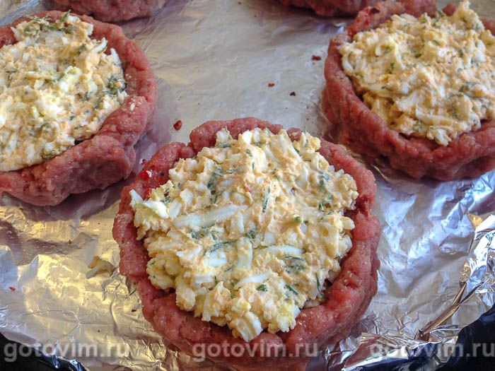 Фотографии рецепта Мясные гнезда из говяжьего фарша с яично-сырной начинкой, 10 Мясные гнезда из говяжьего фарша с яично-сырной начинкой, Шаг 10