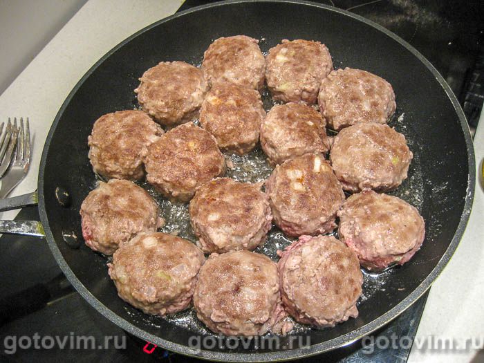 Фотографии рецепта Мясные шарики в горчично-сметанном соусе, 06 Мясные шарики в горчично-сметанном соусе, Шаг 06