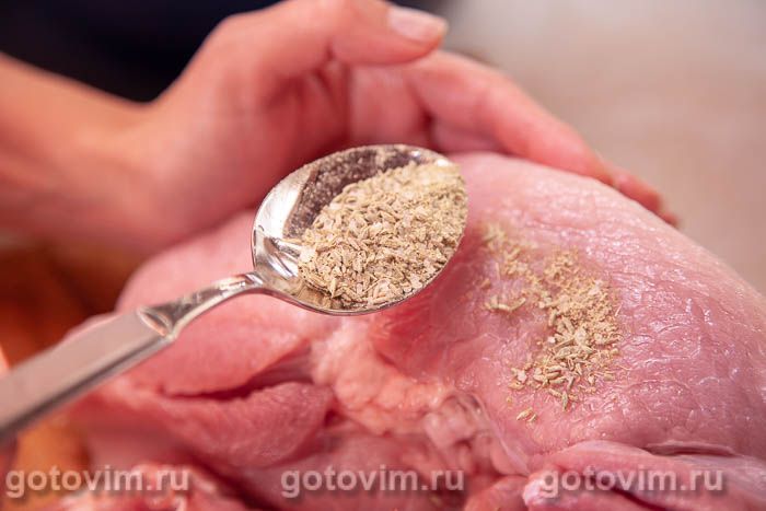 Фотографии рецепта Окорок, запеченный с семенами фенхеля, 04 Окорок, запеченный с семенами фенхеля, Шаг 04