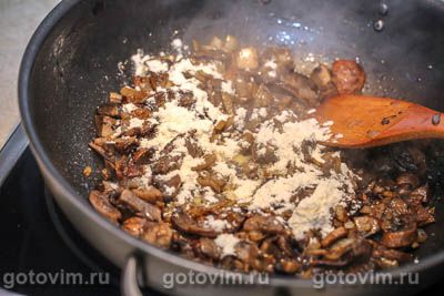 Фотографии рецепта Свинина с грибным соусом с мадерой, 05 Свинина с грибным соусом с мадерой, Шаг 05