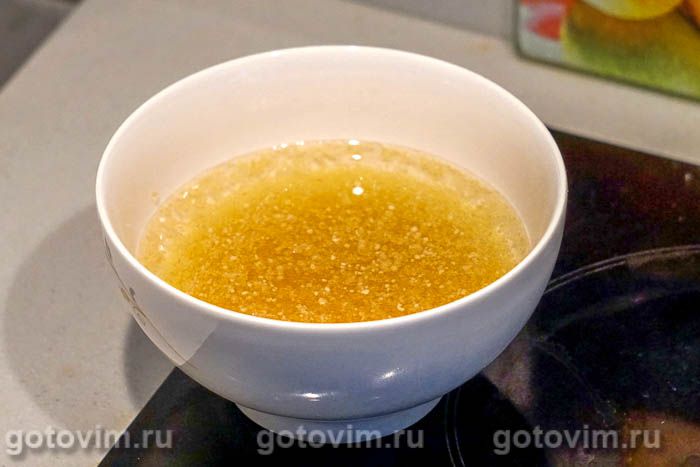 Фотографии рецепта Мясное заливное из говядины с овощами и яйцами, 03 Мясное заливное из говядины с овощами и яйцами, Шаг 03