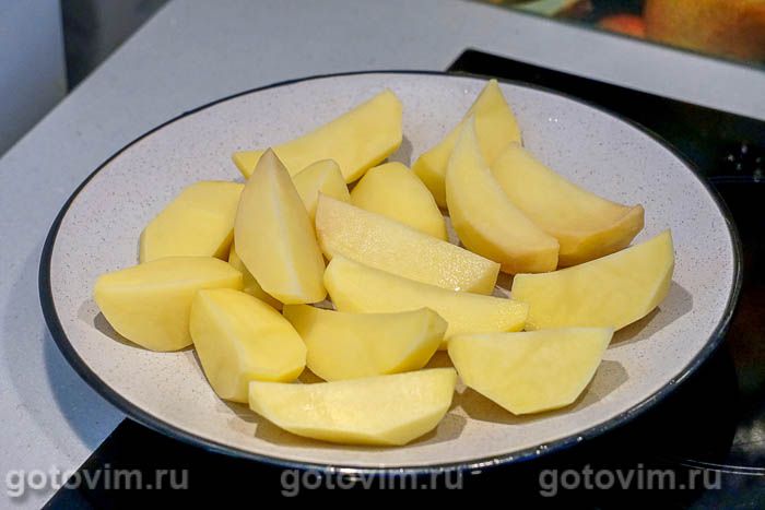 Фотографии рецепта Мясные тефтели в кастрюле с картофелем , 04 Мясные тефтели в кастрюле с картофелем , Шаг 04