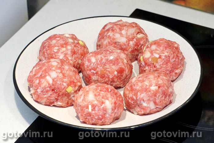 Фотографии рецепта Мясные тефтели в кастрюле с картофелем , 05 Мясные тефтели в кастрюле с картофелем , Шаг 05