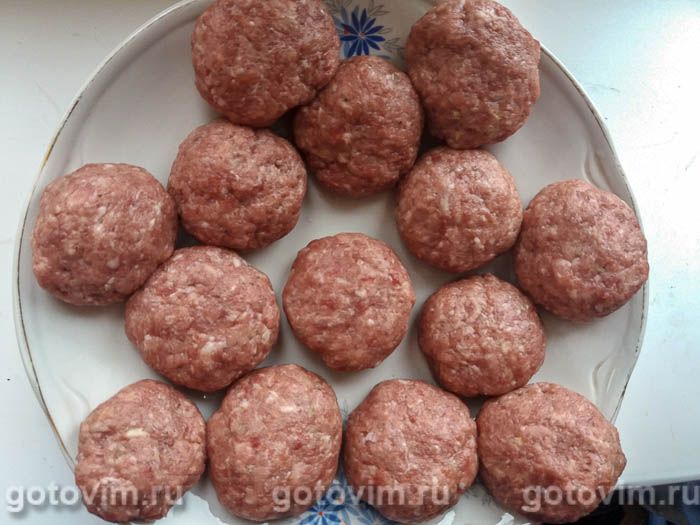 Фотографии рецепта Мясные клубочки в слоеном тесте, 02 Мясные клубочки в слоеном тесте, Шаг 02