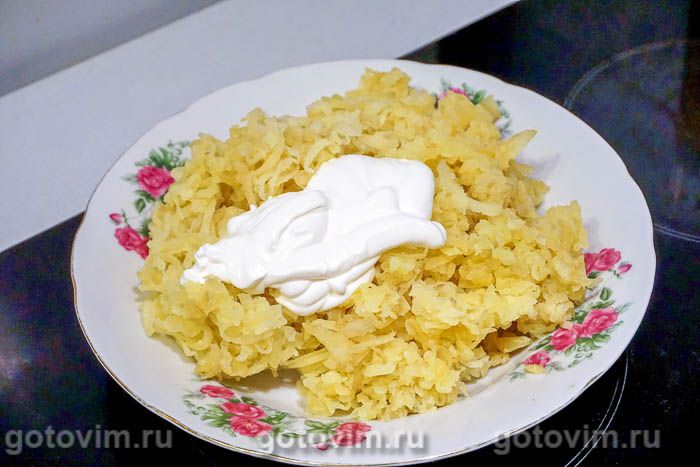 Фотографии рецепта Мясные ватрушки с грибами и картофелем, 02 Мясные ватрушки с грибами и картофелем, Шаг 02
