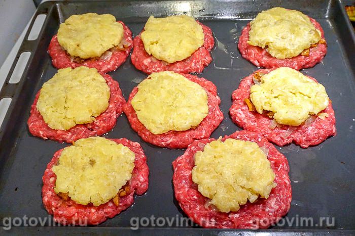 Фотографии рецепта Мясные ватрушки с грибами и картофелем, 07 Мясные ватрушки с грибами и картофелем, Шаг 07