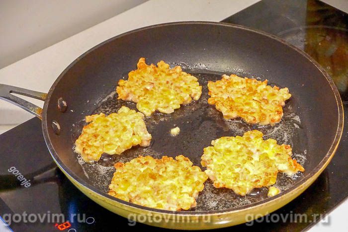 Фотографии рецепта Оладьи из кукурузы, ветчины и сыра, 05 Оладьи из кукурузы, ветчины и сыра, Шаг 05