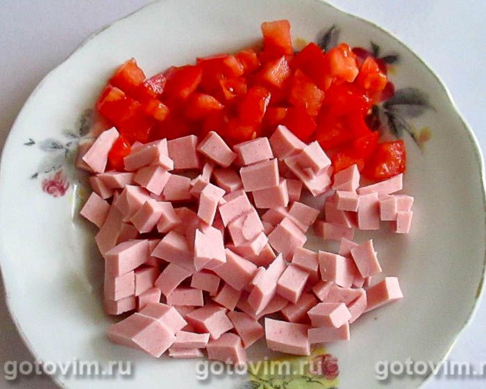 Фотографии рецепта Омлет, фаршированный колбасой и помидорами, в мультиварке, 01 Омлет, фаршированный колбасой и помидорами, в мультиварке, Шаг 01