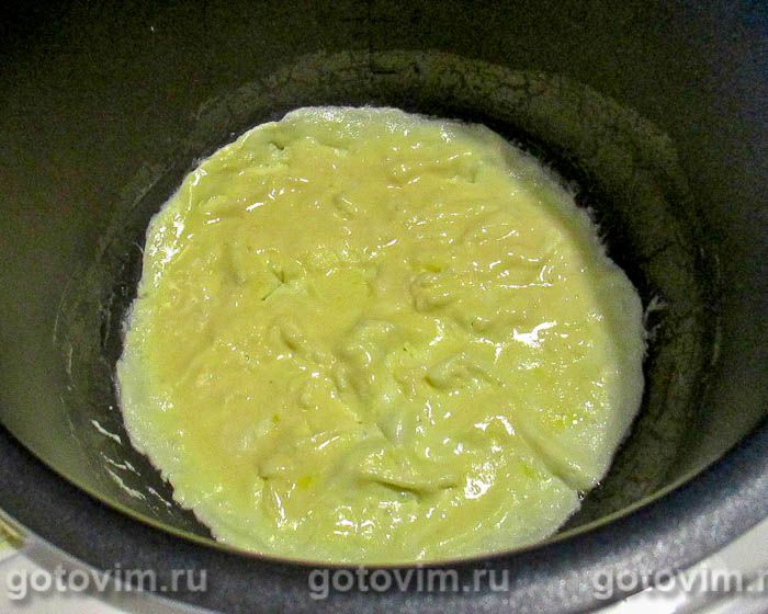Фотографии рецепта Омлет, фаршированный колбасой и помидорами, в мультиварке, 04 Омлет, фаршированный колбасой и помидорами, в мультиварке, Шаг 04
