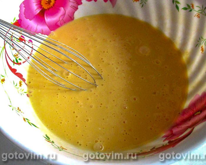Фотографии рецепта Омлет с плавленым сыром в мультиварке, 03 Омлет с плавленым сыром в мультиварке, Шаг 03