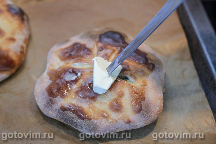Фотографии рецепта Осетинский пирог со свекольной ботвой (Цахараджин), 11 Осетинский пирог со свекольной ботвой (Цахараджин), Шаг 11