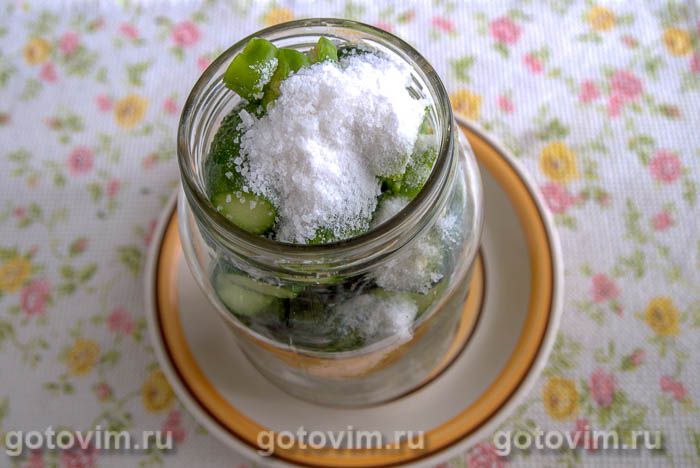 Фотографии рецепта Квашеные огурцы с кинзой на зиму, 05 Квашеные огурцы с кинзой на зиму, Шаг 05
