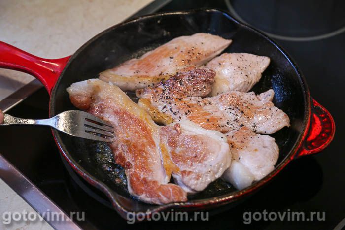 Фотографии рецепта Отбивные из свинины с соусом из клубники, 06 Отбивные из свинины с соусом из клубники, Шаг 06