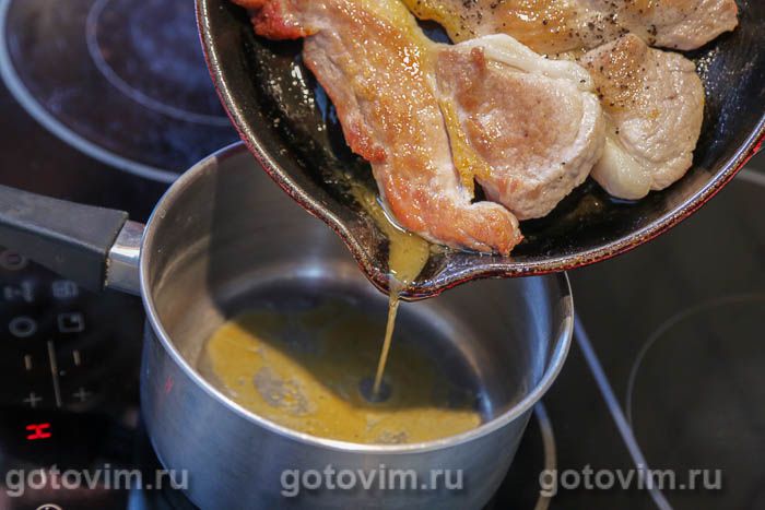 Фотографии рецепта Отбивные из свинины с соусом из клубники, 07 Отбивные из свинины с соусом из клубники, Шаг 07