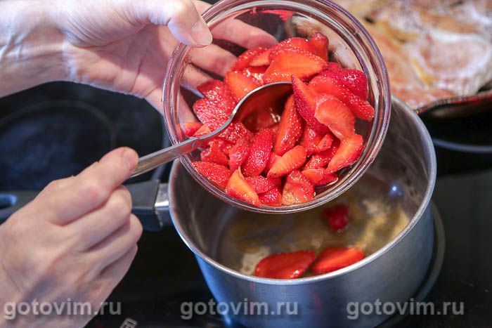 Фотографии рецепта Отбивные из свинины с соусом из клубники, 08 Отбивные из свинины с соусом из клубники, Шаг 08