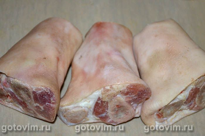 Фотографии рецепта Отварные свиные ножки в чесночном соусе, 01 Отварные свиные ножки в чесночном соусе, Шаг 01