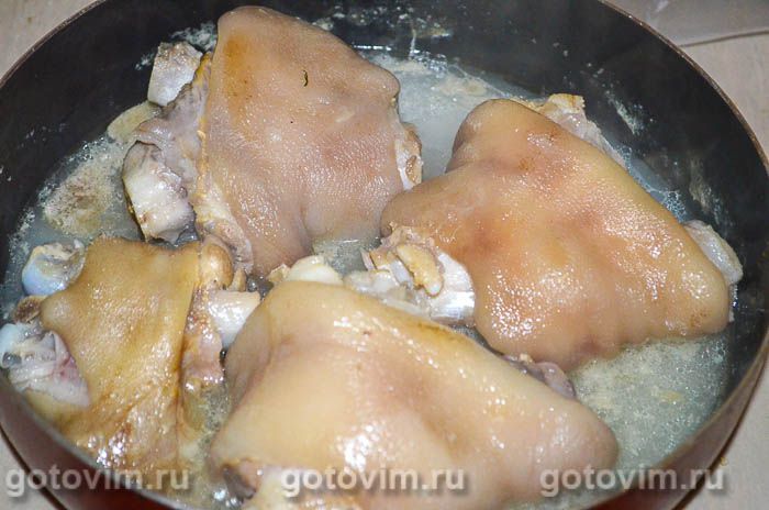 Фотографии рецепта Отварные свиные ножки в чесночном соусе, 03 Отварные свиные ножки в чесночном соусе, Шаг 03