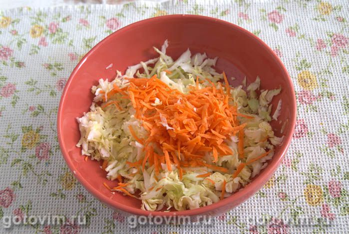Фотографии рецепта Салат из молодой капусты и огурцов с куркумой (для шашлыка и гриля), 02 Салат из молодой капусты и огурцов с куркумой (для шашлыка и гриля), Шаг 02