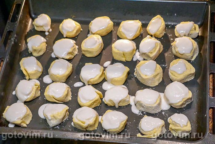 Фотографии рецепта Печенье из плавленых сырков с шапочкой из безе, 07 Печенье из плавленых сырков с шапочкой из безе, Шаг 07