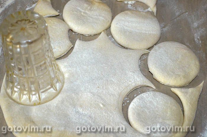 Фотографии рецепта Пельмени с мясом и крапивой, 05 Пельмени с мясом и крапивой, Шаг 05