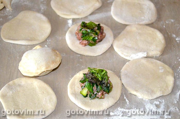 Фотографии рецепта Пельмени с мясом и крапивой, 06 Пельмени с мясом и крапивой, Шаг 06