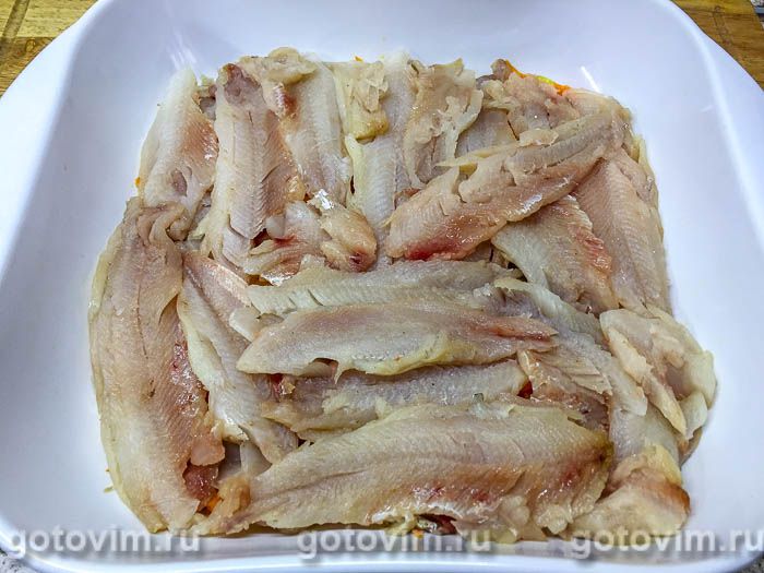 Фотографии рецепта Пелядь, запеченная с морковью и луком под сырной корочкой в духовке, 05 Пелядь, запеченная с морковью и луком под сырной корочкой в духовке, Шаг 05