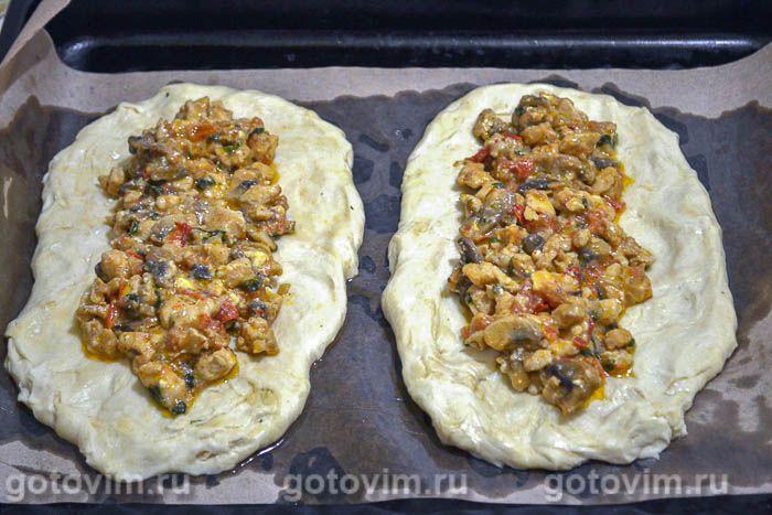 Фотографии рецепта Пиде с куриным мясом и брынзой, 06 Пиде с куриным мясом и брынзой, Шаг 06