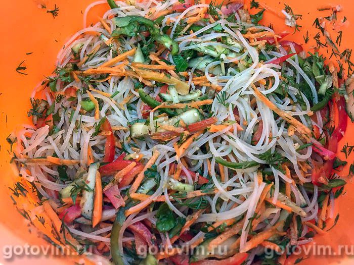Фотографии рецепта Пикантный салат с фунчозой, 05 Пикантный салат с фунчозой, Шаг 05