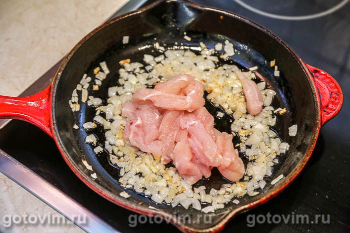 Фотографии рецепта Пирог плетенка с курицей и лисичками, 03 Пирог плетенка с курицей и лисичками, Шаг 03
