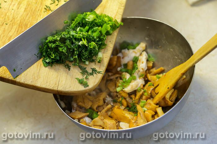 Фотографии рецепта Пирог плетенка с курицей и лисичками, 05 Пирог плетенка с курицей и лисичками, Шаг 05
