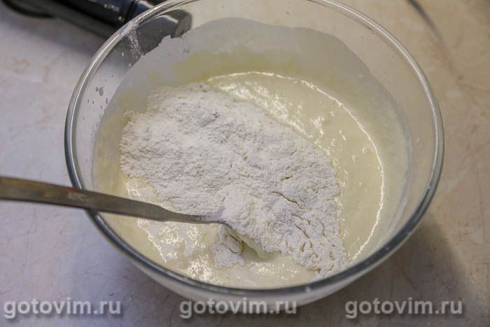 Фотографии рецепта Пирог с черной смородиной и гранулированным сахаром, 04 Пирог с черной смородиной и гранулированным сахаром, Шаг 04