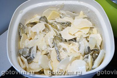 Фотографии рецепта Пирог с картошкой и солеными огурцами, 06 Пирог с картошкой и солеными огурцами, Шаг 06
