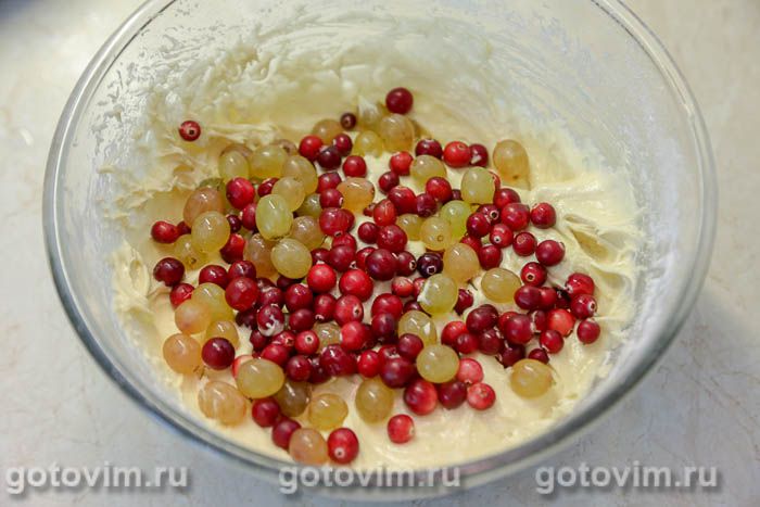 Фотографии рецепта Пирог с клюквой и виноградом, 05 Пирог с клюквой и виноградом, Шаг 05