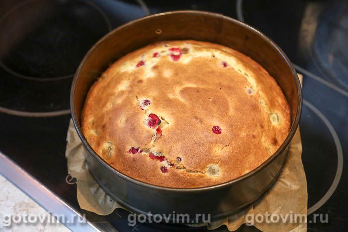 Фотографии рецепта Пирог с клюквой и виноградом, 07 Пирог с клюквой и виноградом, Шаг 07