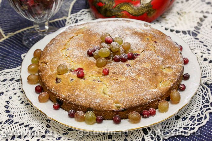 Пирог с клюквой и виноградом. Фотография рецепта Пирог с клюквой и виноградом. Фотография рецепта