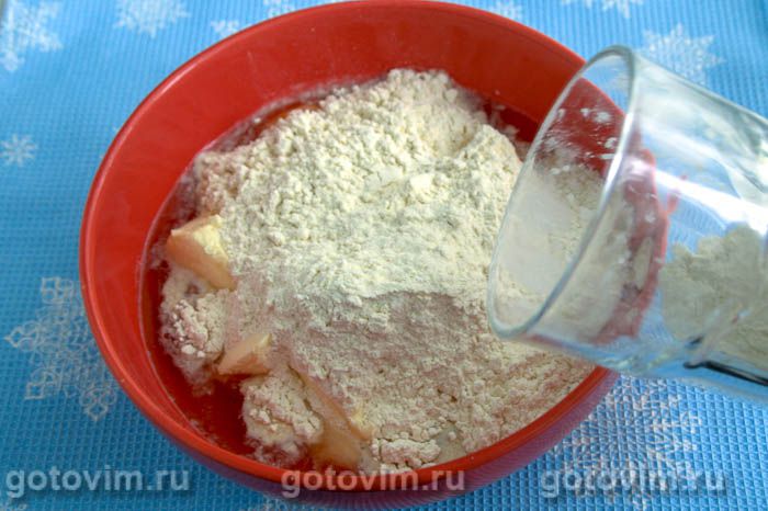 Фотографии рецепта Пирог из песочного теста на пиве с грибами и сыром, 02 Пирог из песочного теста на пиве с грибами и сыром, Шаг 02