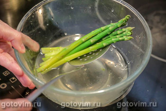 Фотографии рецепта Заливной пирог со спаржей и ветчиной, 05 Заливной пирог со спаржей и ветчиной, Шаг 05