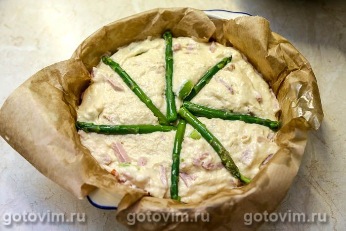 Фотографии рецепта Заливной пирог со спаржей и ветчиной, 10 Заливной пирог со спаржей и ветчиной, Шаг 10