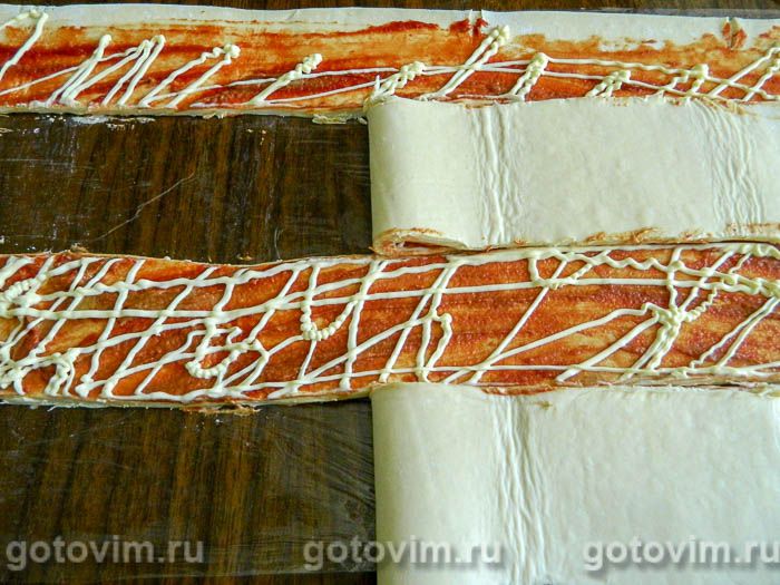 Фотографии рецепта Плетеный пирог с сосисками, 04 Плетеный пирог с сосисками, Шаг 04
