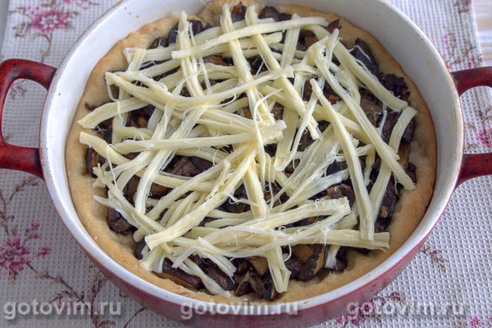 Фотографии рецепта Пирог с грибами и сыром сулугуни, 06 Пирог с грибами и сыром сулугуни, Шаг 06