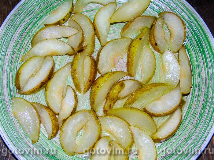 Фотографии рецепта Пирог с грушами и шоколадным соусом, 02 Пирог с грушами и шоколадным соусом, Шаг 02
