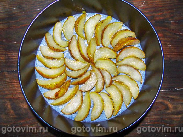Фотографии рецепта Пирог с грушами и шоколадным соусом, 06 Пирог с грушами и шоколадным соусом, Шаг 06
