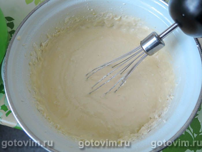 Фотографии рецепта Заливной пирог с творогом и зеленым луком, 04 Заливной пирог с творогом и зеленым луком, Шаг 04