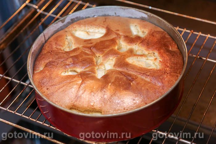 Фотографии рецепта Пирог с яблоками и изюмом, 07 Пирог с яблоками и изюмом, Шаг 07