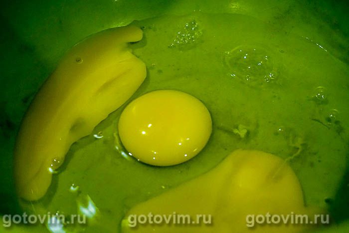 Фотографии рецепта Шарлотка с яблоками в микроволновке за 20 минут, 02 Шарлотка с яблоками в микроволновке за 20 минут, Шаг 02