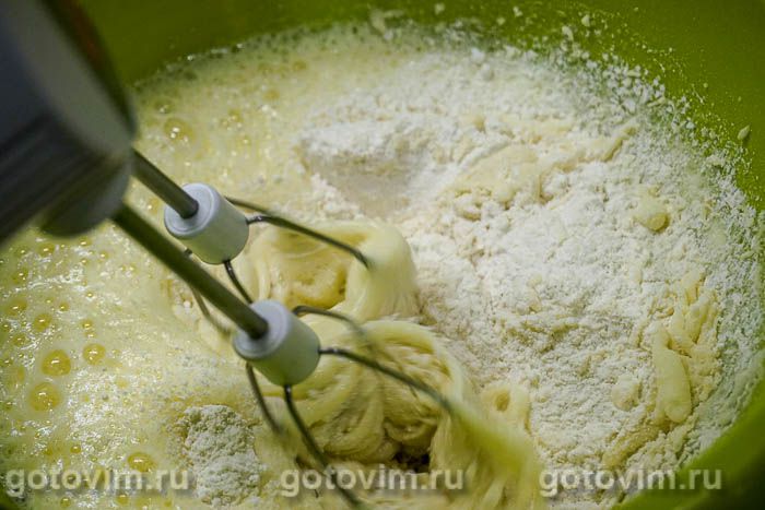 Фотографии рецепта Шарлотка с яблоками в микроволновке за 20 минут, 04 Шарлотка с яблоками в микроволновке за 20 минут, Шаг 04